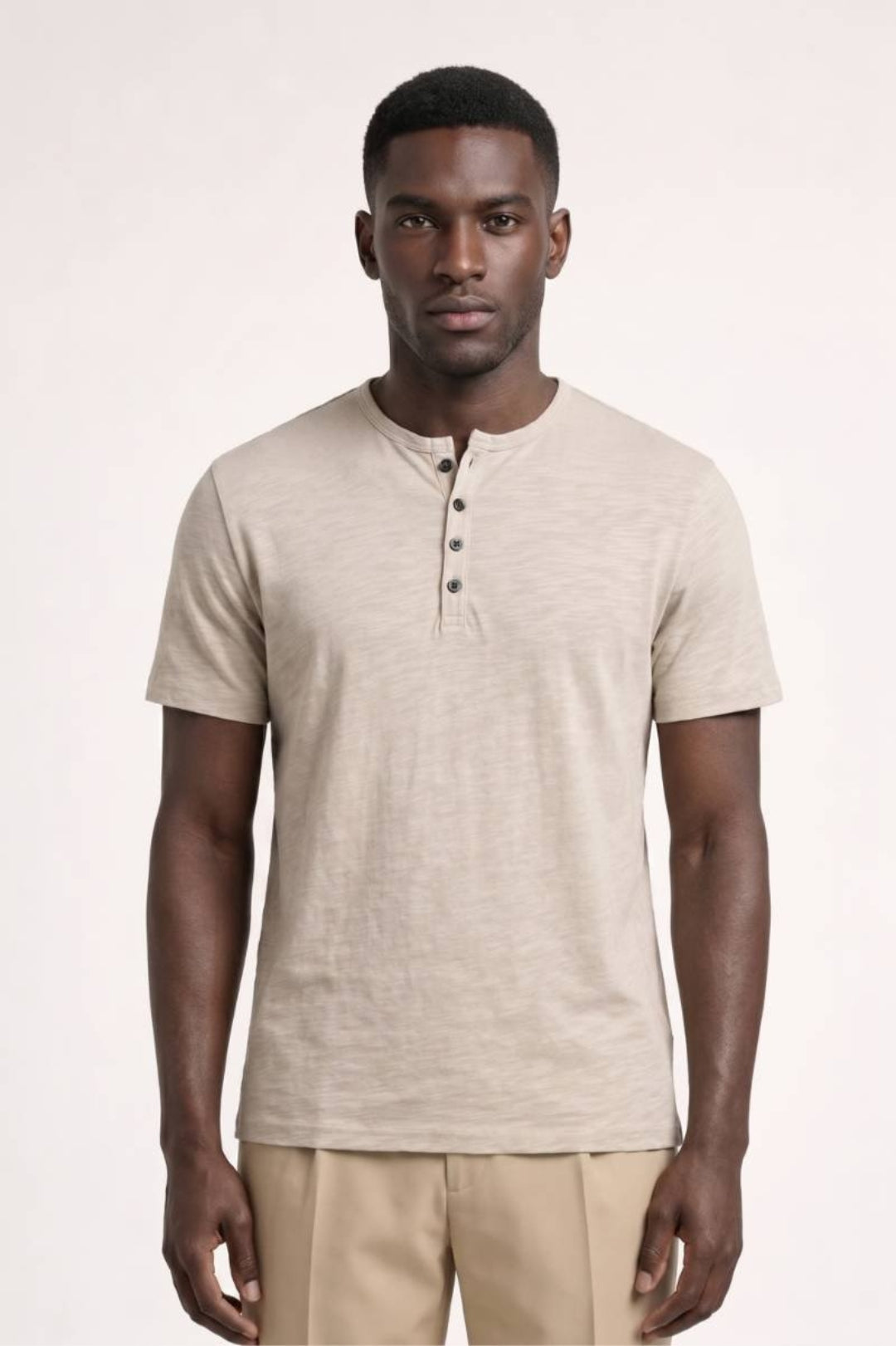 Henley-T-shirt til mænd | Rund hals med knaplukning | Afslappet og casual stil til hverdagen
