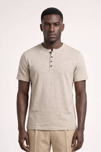 Henley-T-shirt til mænd | Rund hals med knaplukning | Afslappet og casual stil til hverdagen